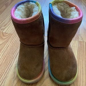 COPY - Toddler UGG boots size 6
